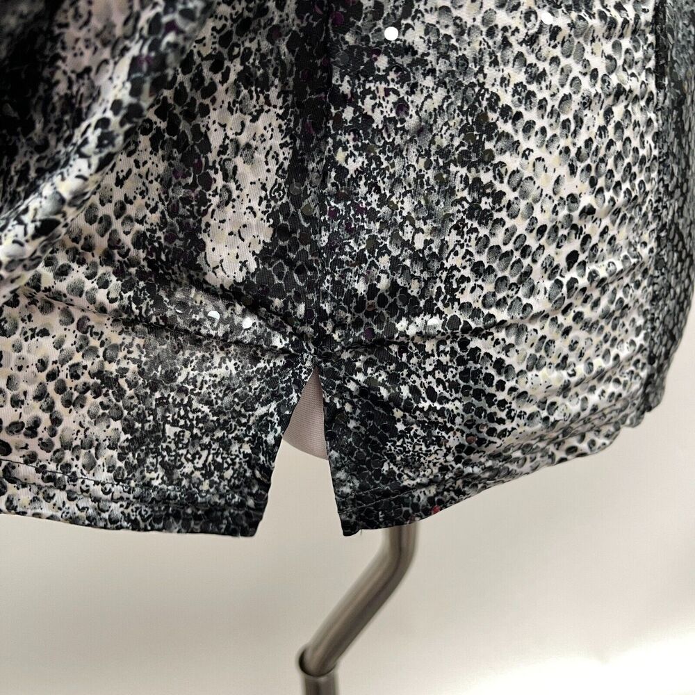Erin London Women's Top Size Medium Black White Gray Snake Print - Picture 6 of 15